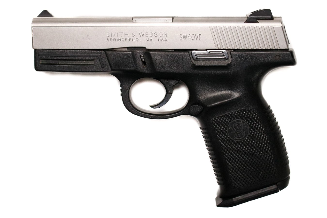 SMITH AND WESSON SW40VE 40 S&W Police Trade-In Pistol