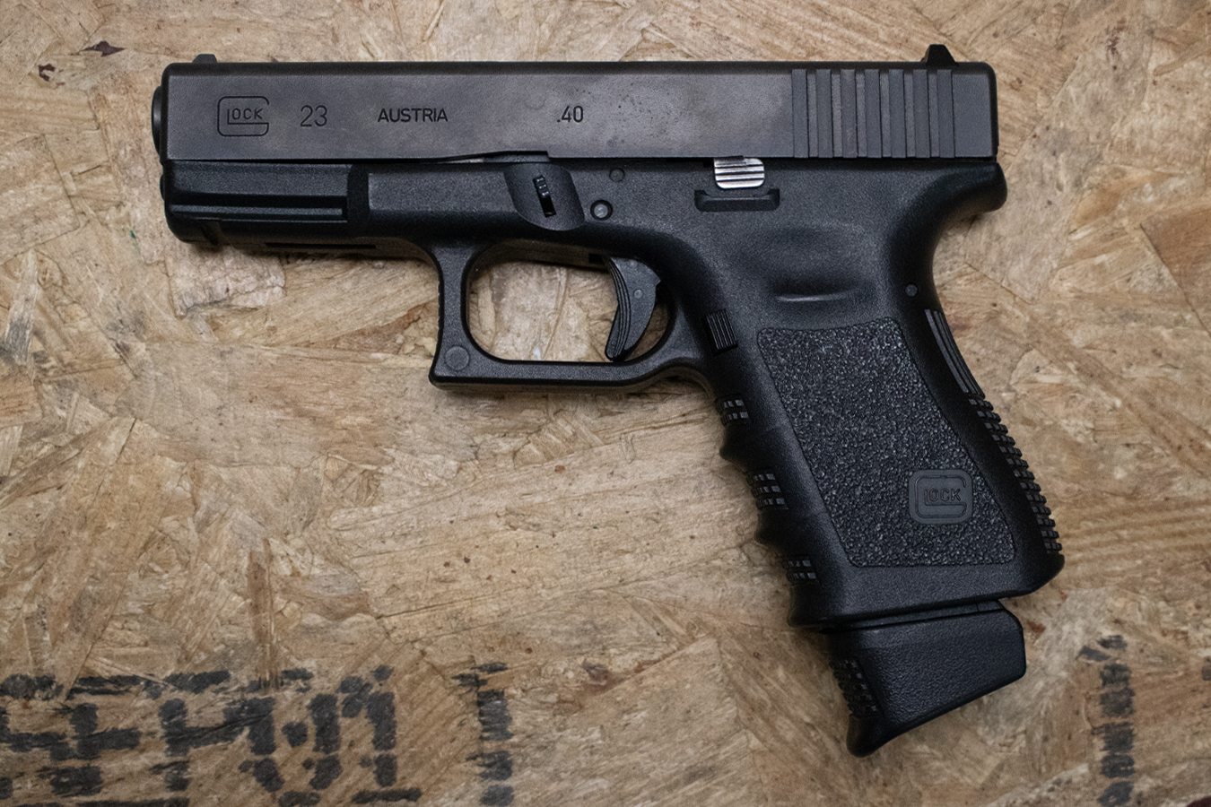 GLOCK 23 40 S&W Police Trade-In Pistol with Extended Mag