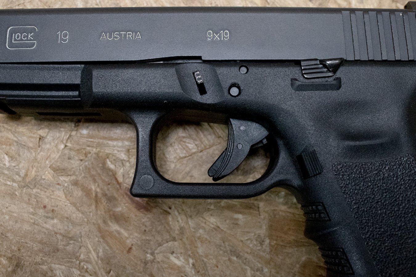 GLOCK 19 Gen3 9mm Police Trade-In Pistol with White Slide Lettering