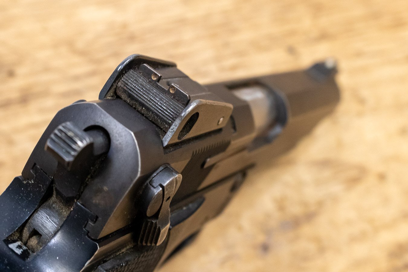 SMITH AND WESSON 5904 9mm Police Trade-in Pistol