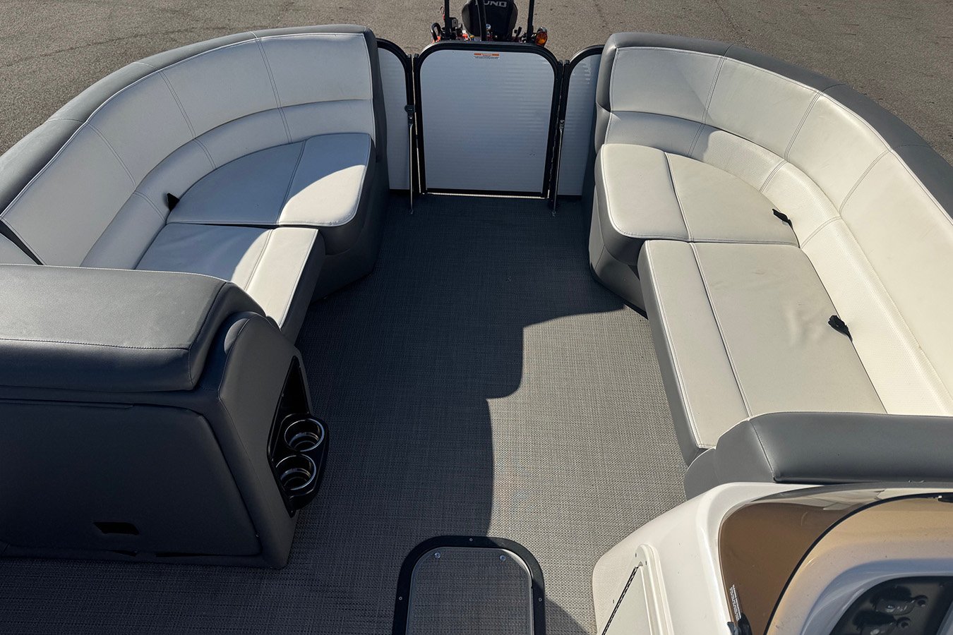 Manitou Aurora LE VP 23 with Mercury 150 L Pro XS