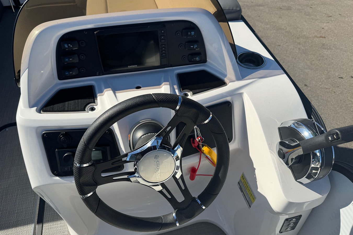 Manitou Aurora LE VP 23 with Mercury 150 L Pro XS