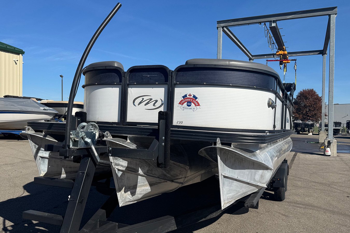 Manitou Aurora LE VP 23 with Mercury 150 L Pro XS