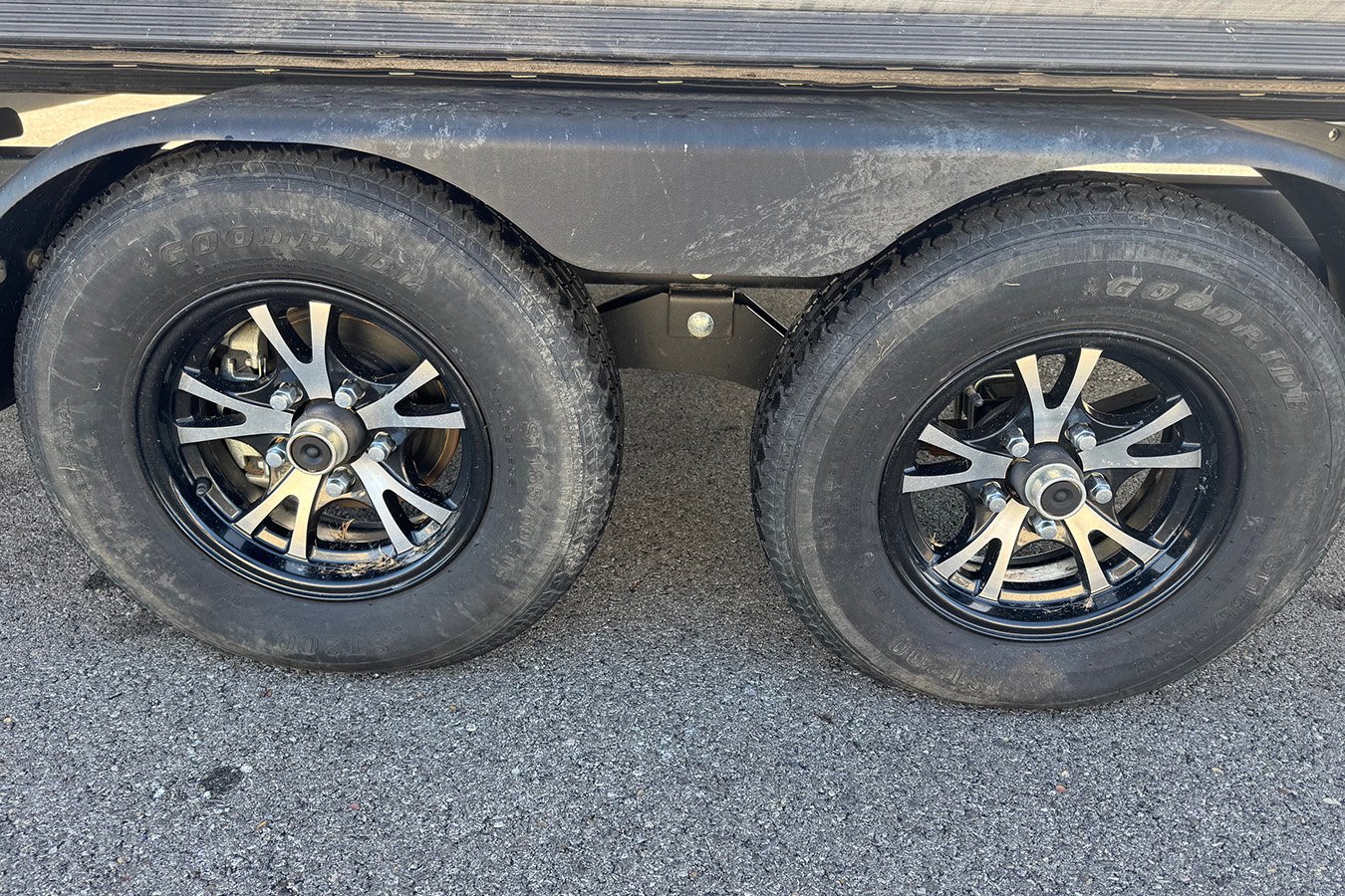 Manitou Aurora LE VP 23 with Mercury 150 L Pro XS