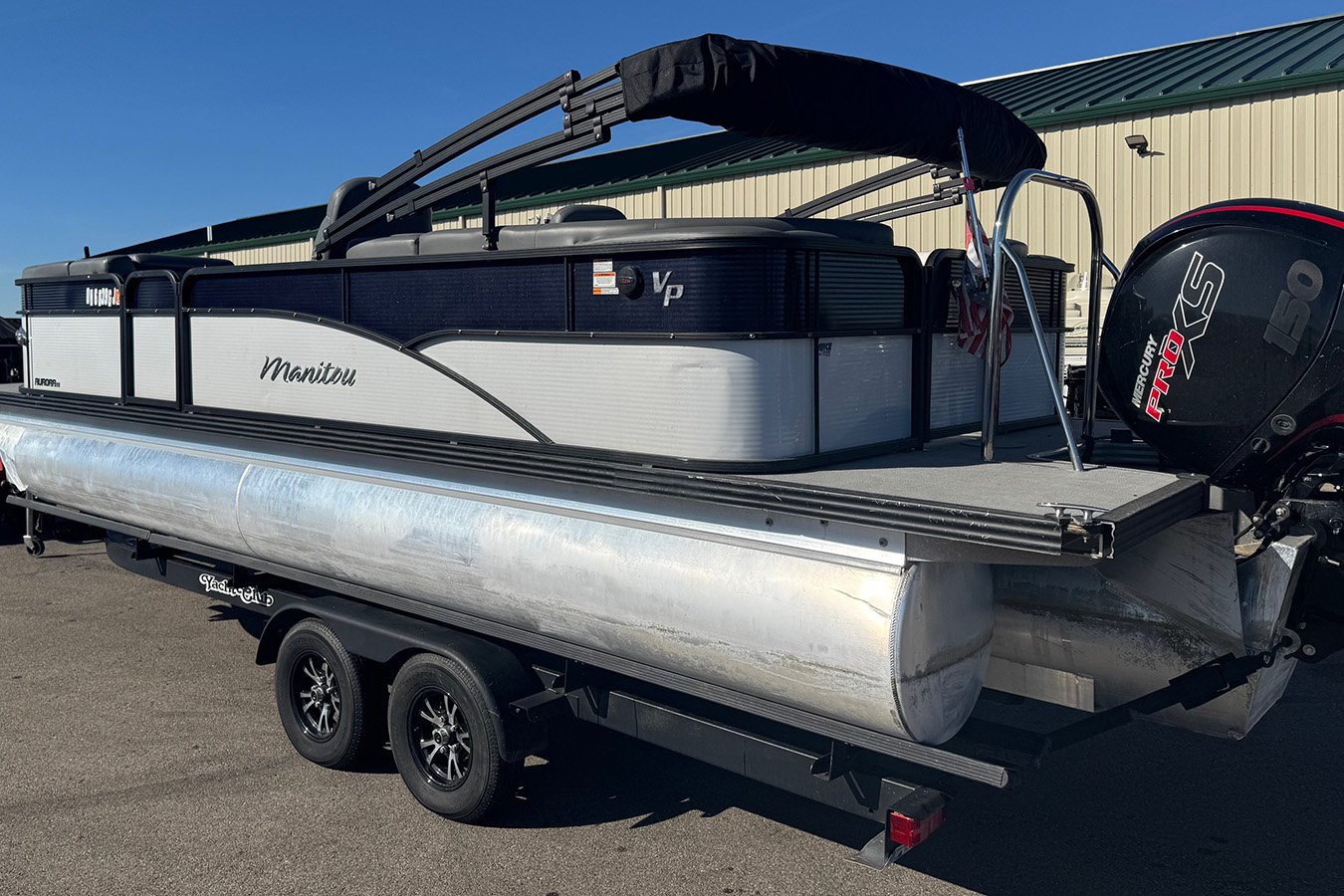 Manitou Aurora LE VP 23 with Mercury 150 L Pro XS