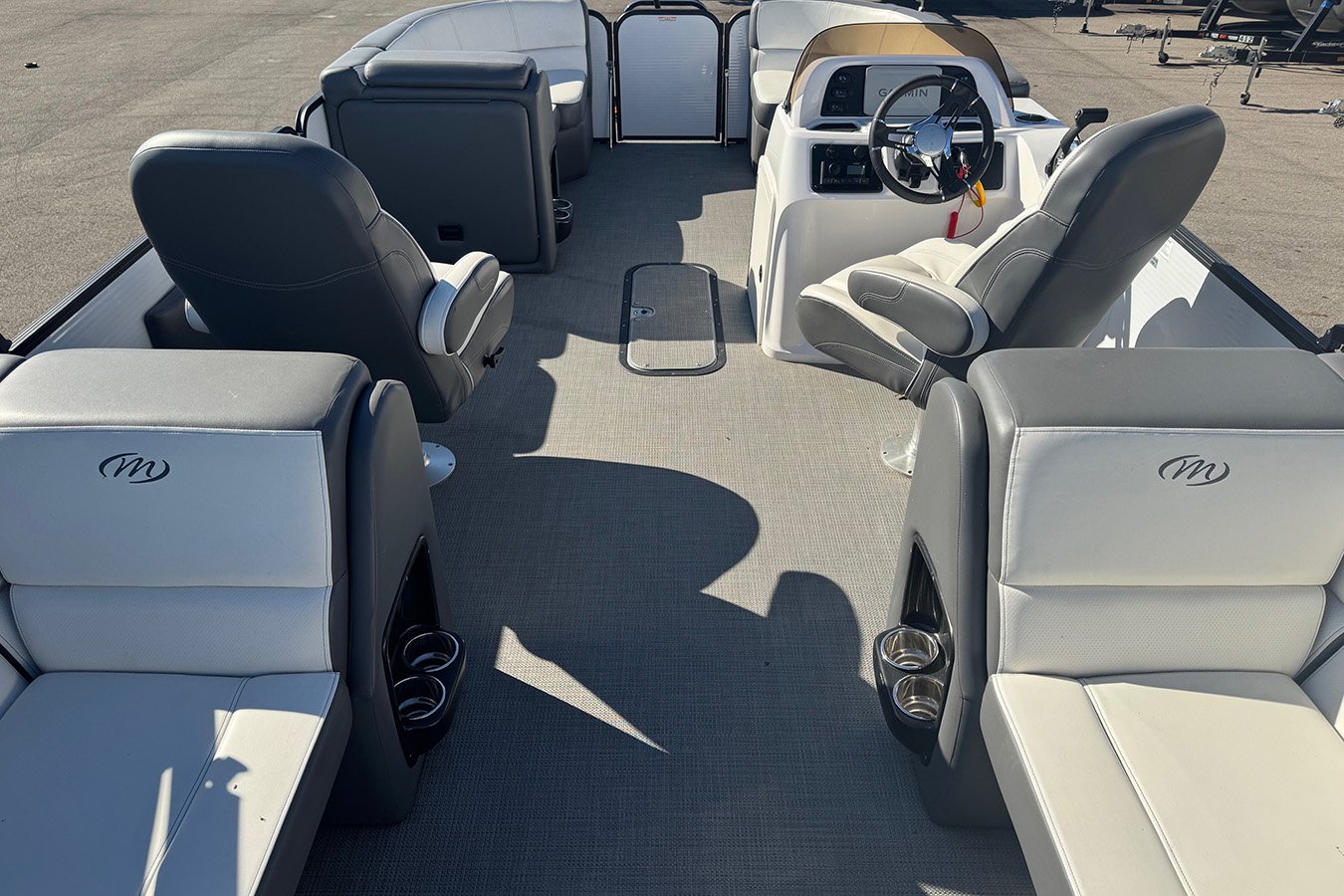 Manitou Aurora LE VP 23 with Mercury 150 L Pro XS