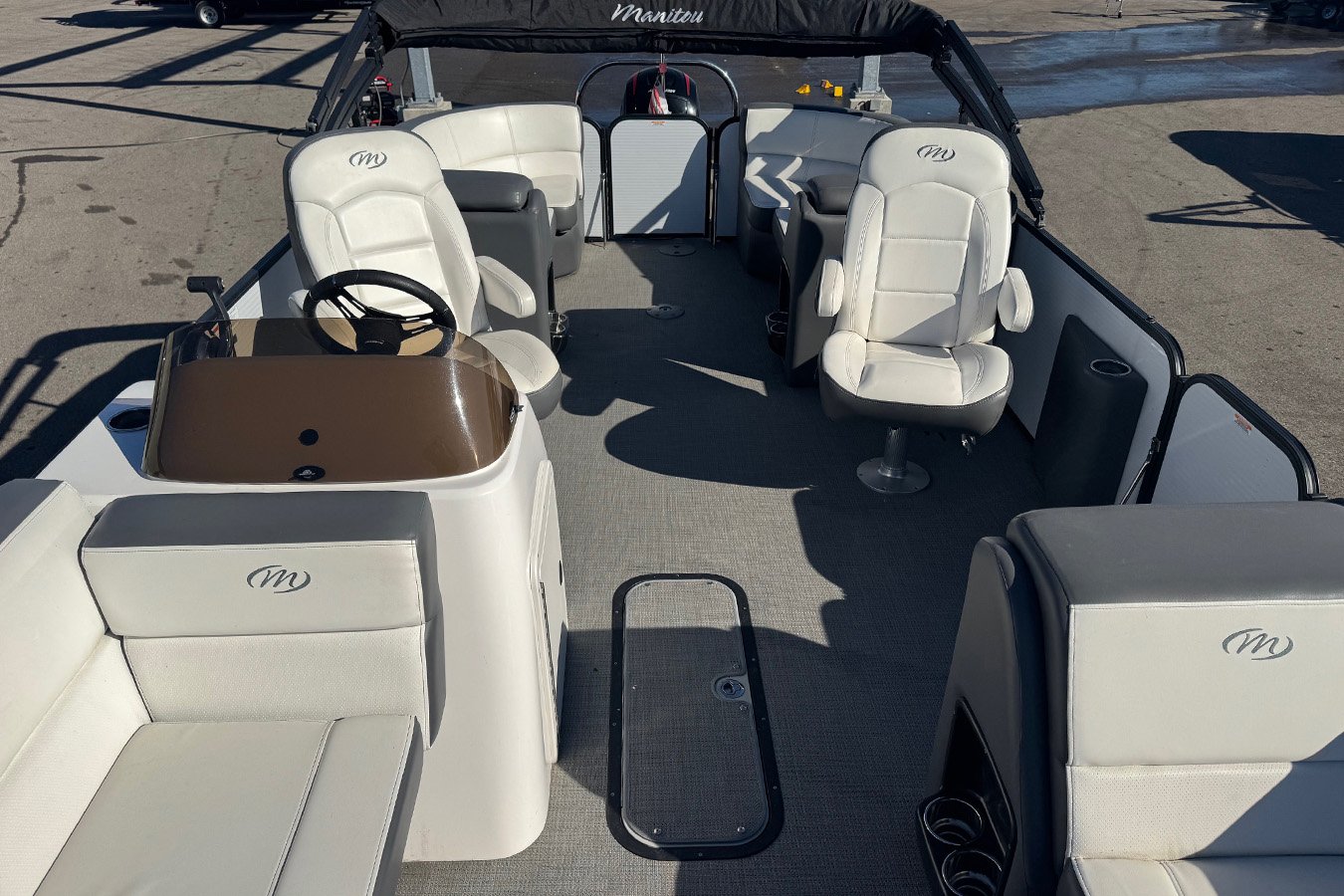 Manitou Aurora LE VP 23 with Mercury 150 L Pro XS