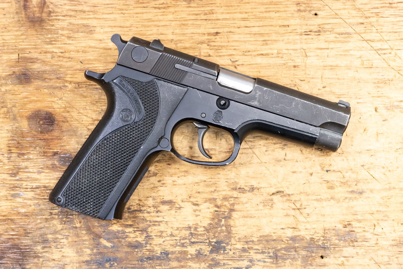 SMITH AND WESSON Model 915 9mm Police Trade-in Pistol (No Magazine)