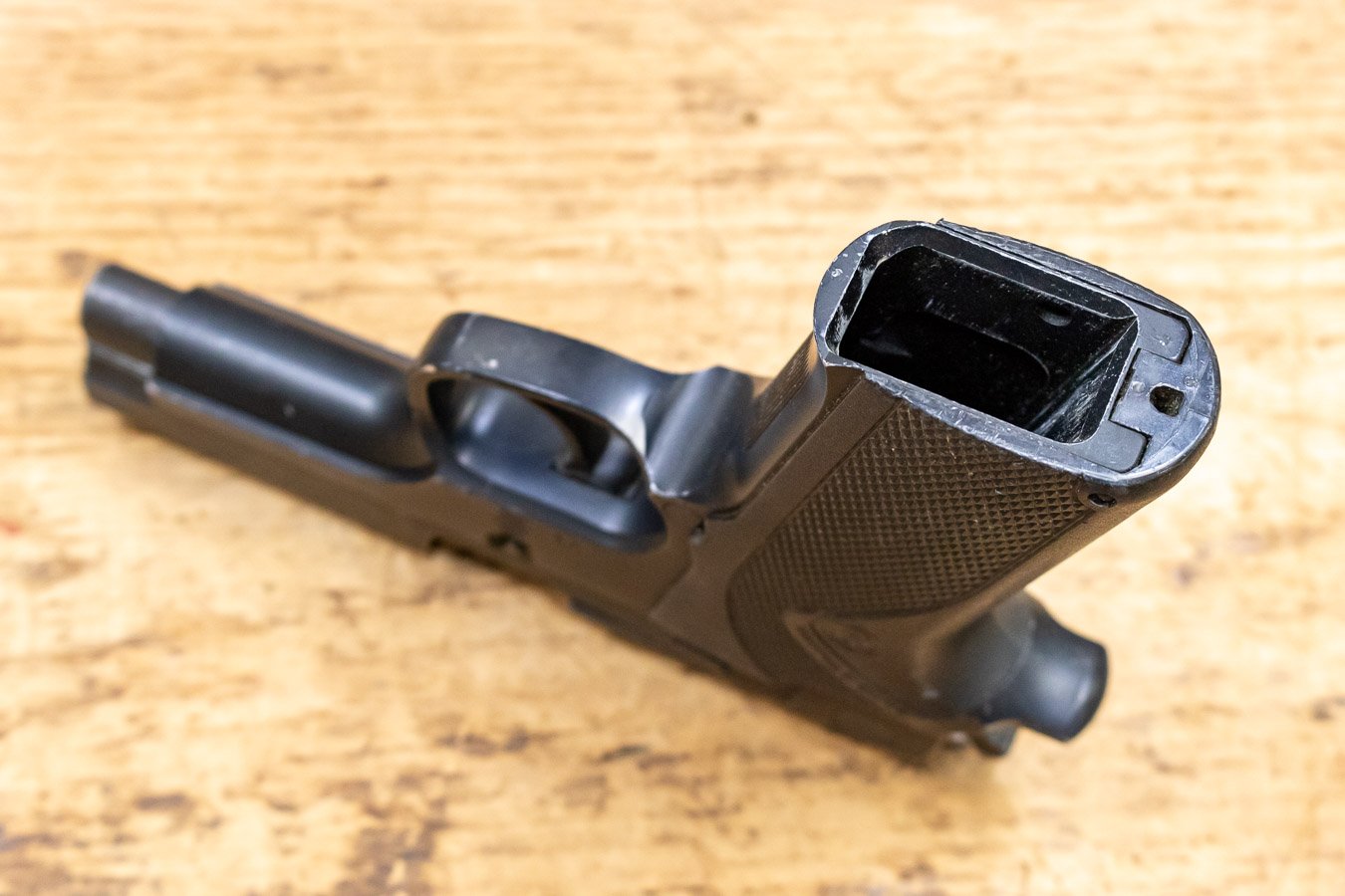 SMITH AND WESSON Model 915 9mm Police Trade-in Pistol (No Magazine)
