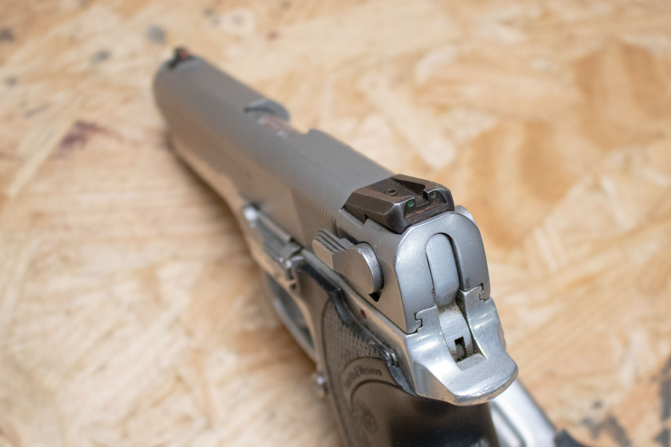 SMITH AND WESSON 6906 9mm Police Trade-In Pistol with Stainless Slide