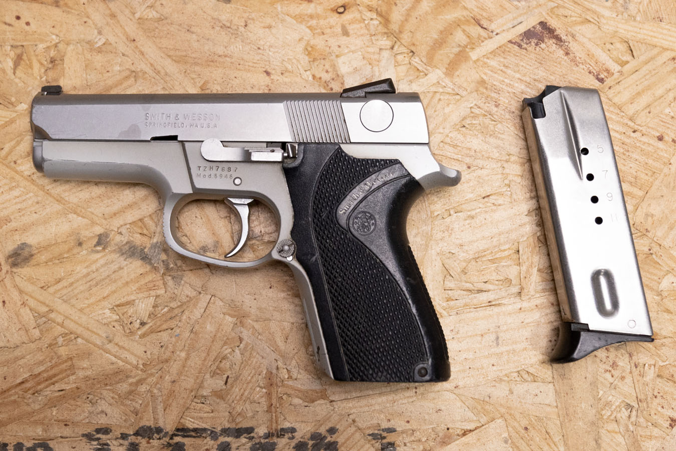 SMITH AND WESSON 6946 9mm Police Trade-In Pistol with Stainless Slide