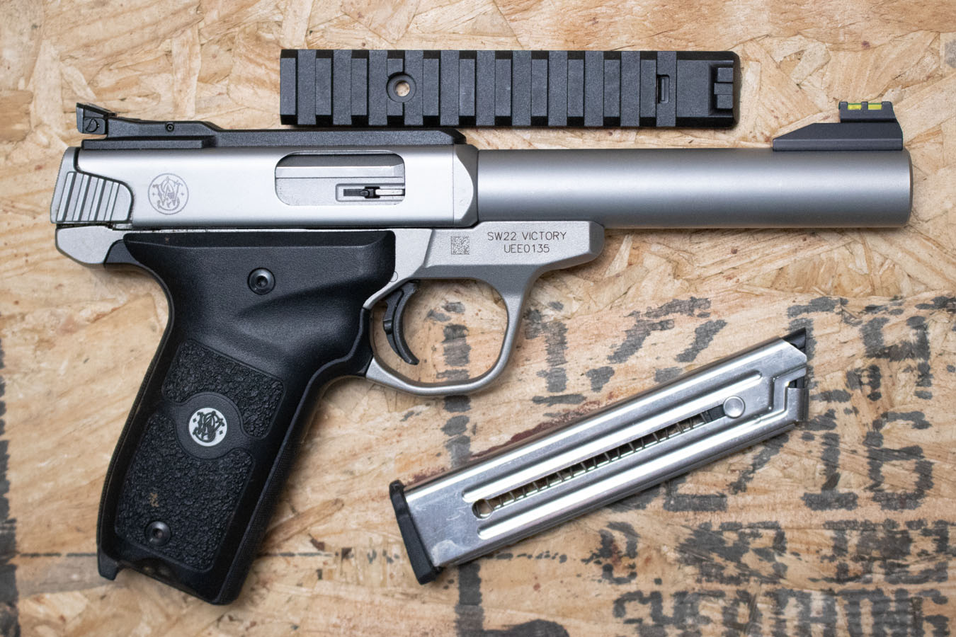 SMITH AND WESSON SW22 Victory 22LR Police Trade-In Pistol with Scope Base