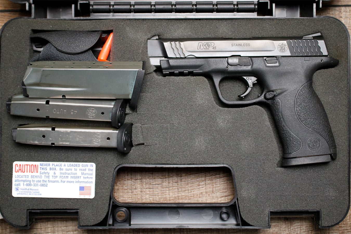 SMITH AND WESSON M&P45 45 ACP Police Trade-In Pistol with 4 Magazines