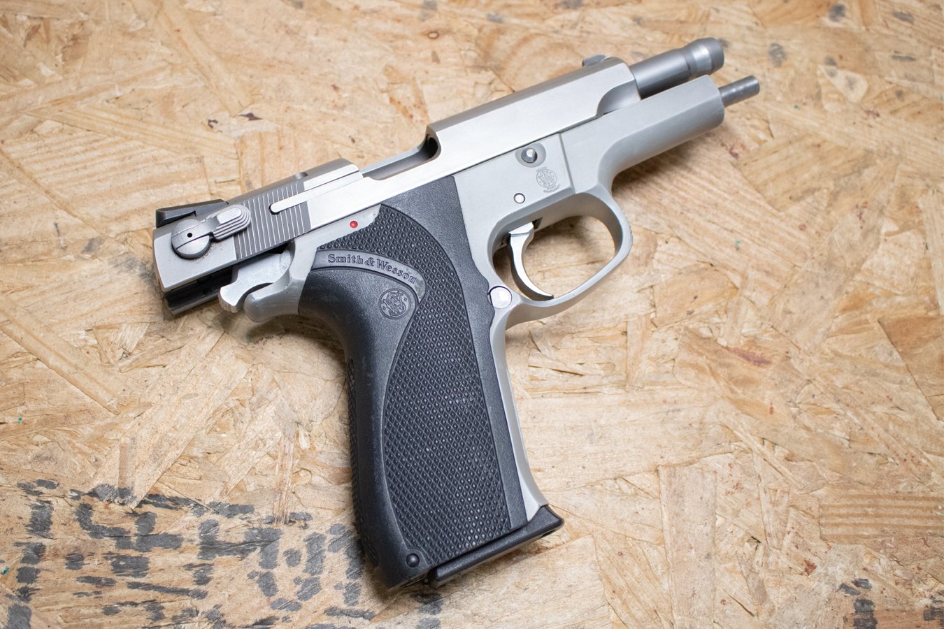 SMITH AND WESSON 5903 9mm Police Trade-In Pistol with Ambidextrous Safety