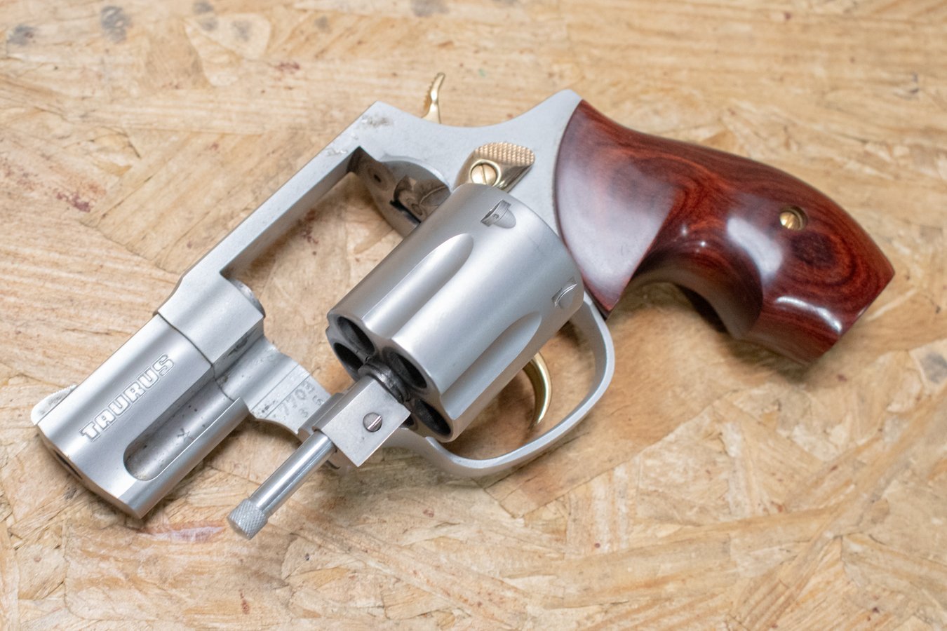 TAURUS Model 85 Ultra-Lite 38 Special Police Trade-In Revolver with Wood Grips