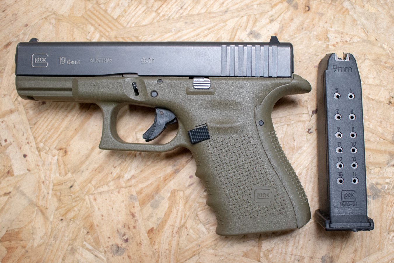 GLOCK 19 Gen4 9mm Police Trade-In Pistol with OD Green Grip Frame