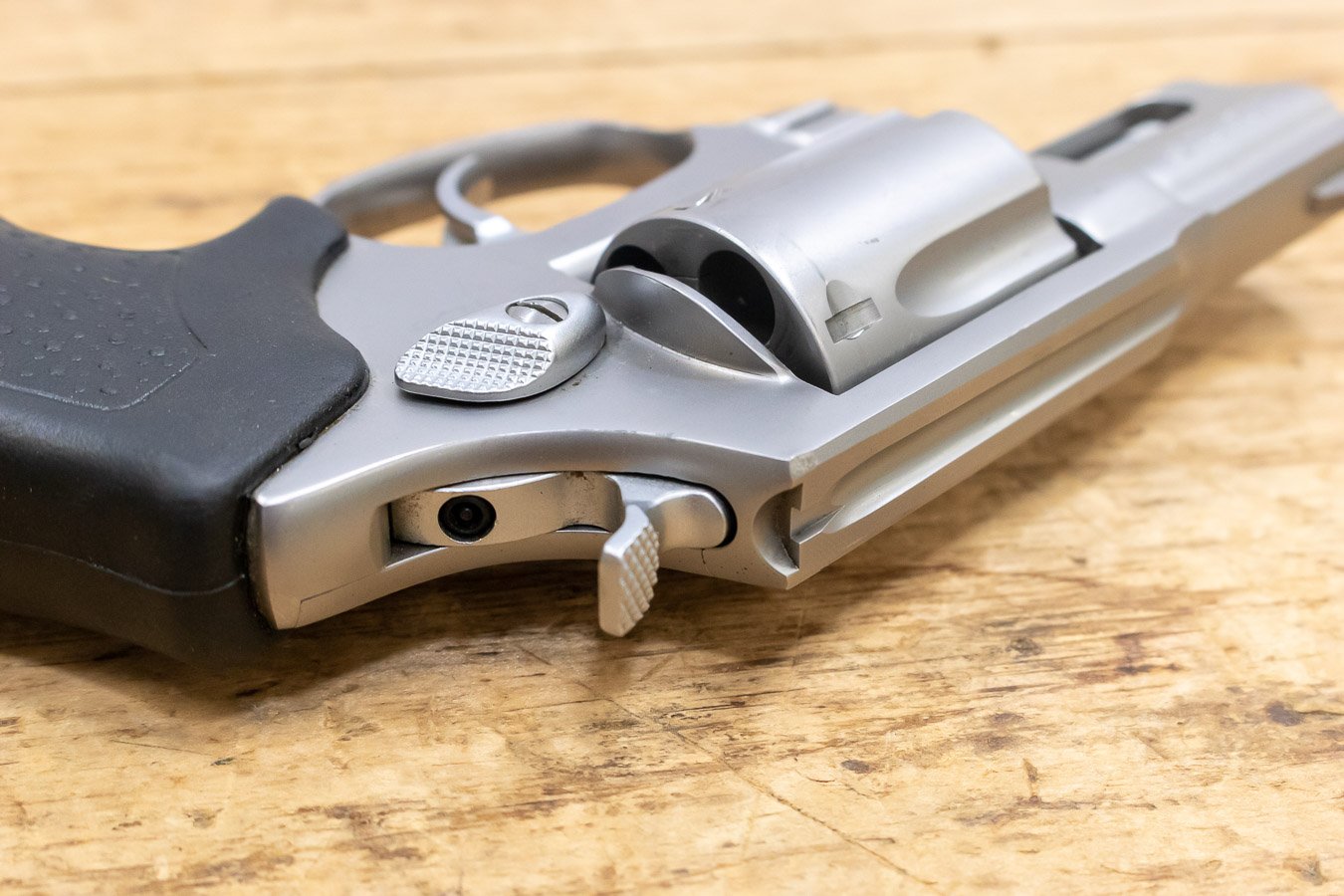 TAURUS 85 38 Special Stainless Used Trade-in Revolver with Black Rubber Grips