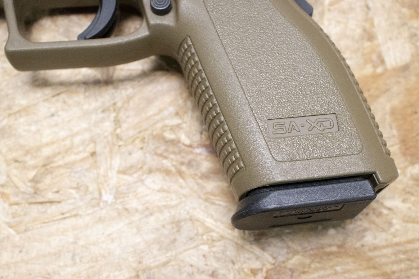SPRINGFIELD XD-40 Tactical 40 S&W Police Trade-In Pistol with FDE Frame