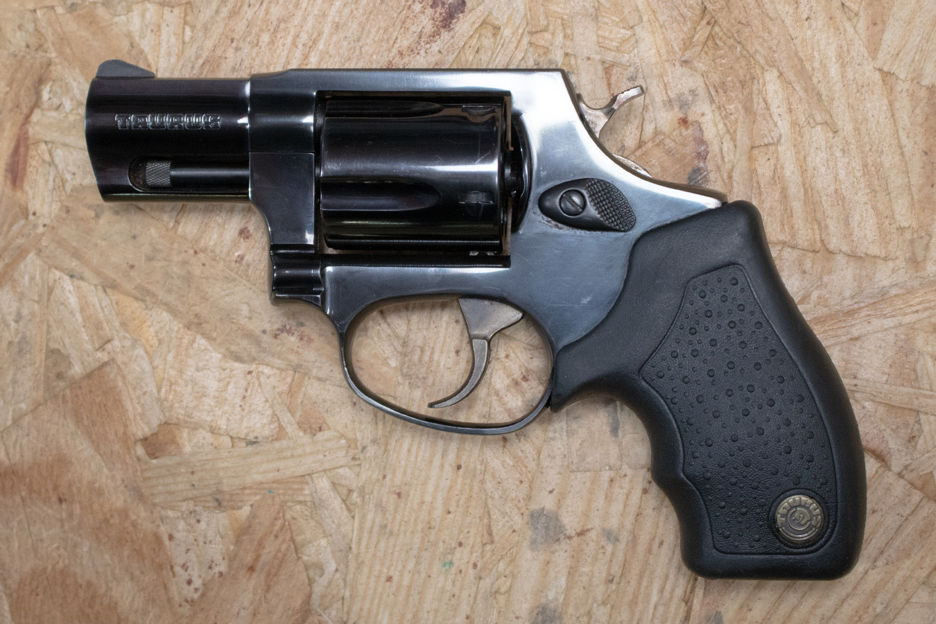 TAURUS 85 38 Special Police Trade-In Revolver with Rubber Grips