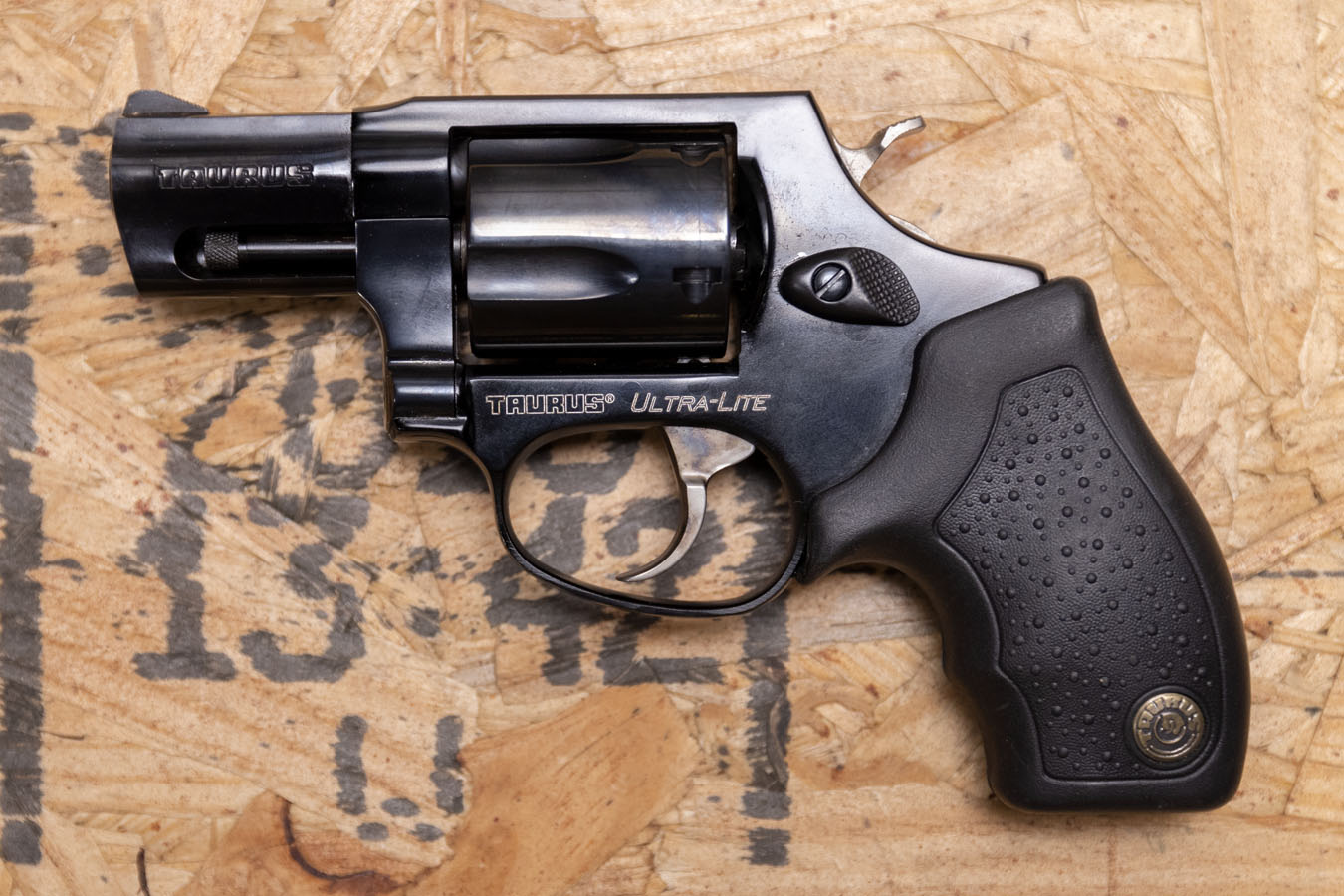 TAURUS 85 Ultra-Lite 38 Special Police Trade-In Revolver