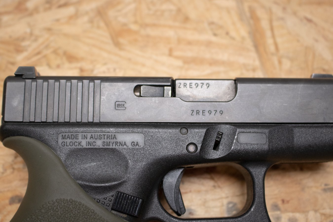 GLOCK 26 Gen4 9mm Police Trade-In Pistol with Hogue Grips (Mag Not Included)