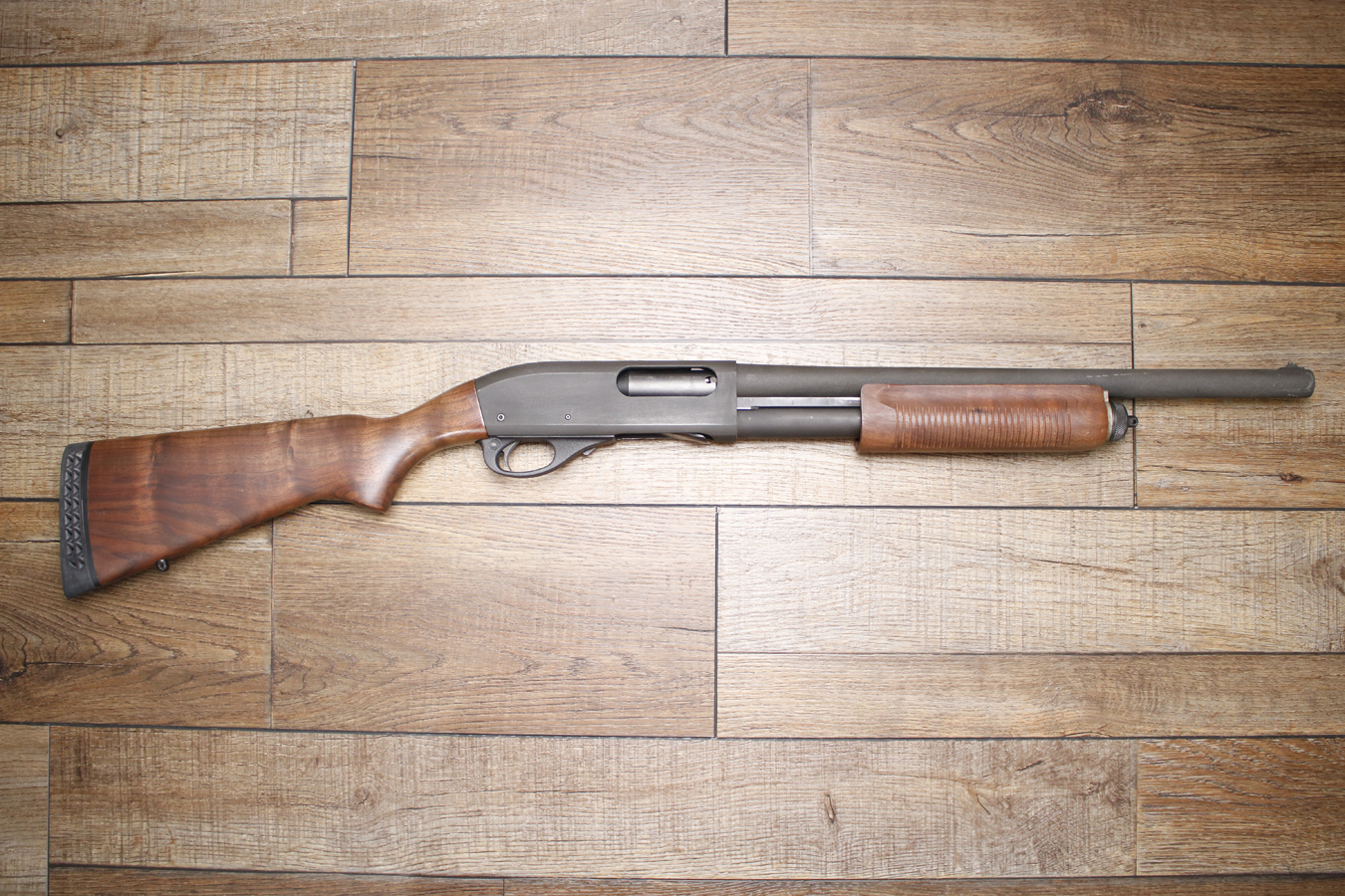 REMINGTON 870 Police Magnum 12 Gauge Police Trade-In Shotgun with Wood Stock
