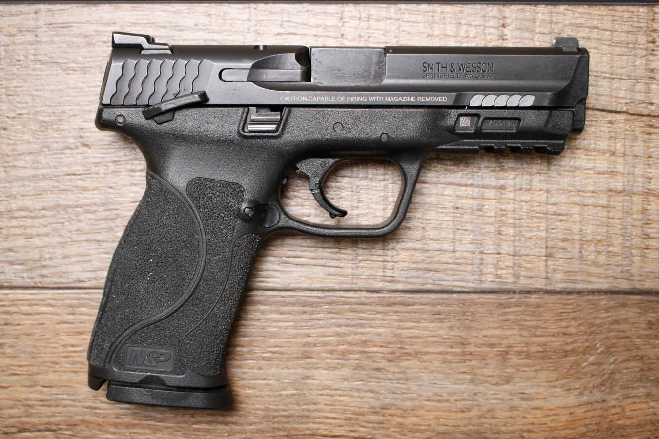 SMITH AND WESSON M&P9 M2.0 9mm Police Trade-In Pistol with Holster