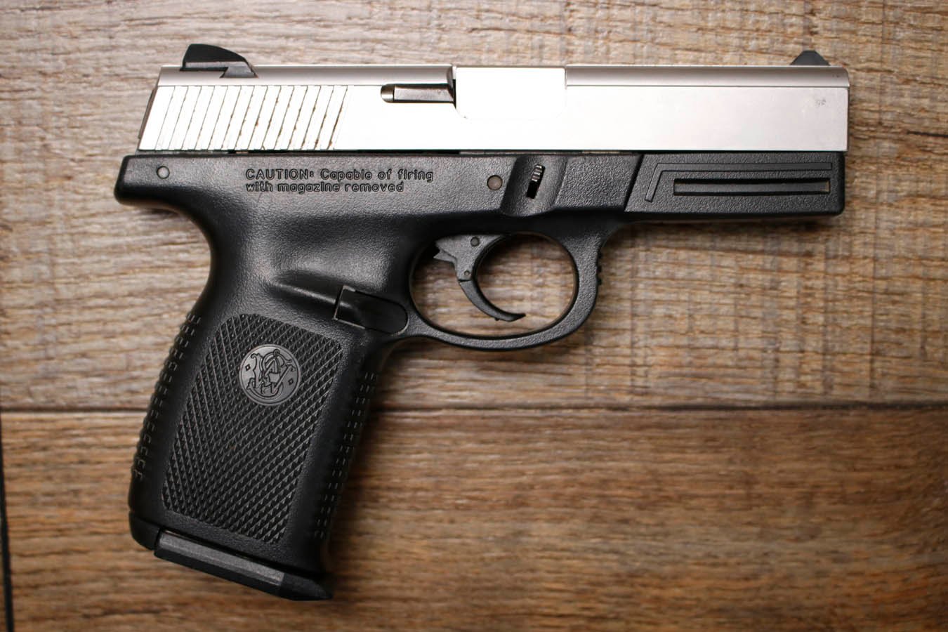 SMITH AND WESSON SW9VE 9mm Police Trade-In Pistol