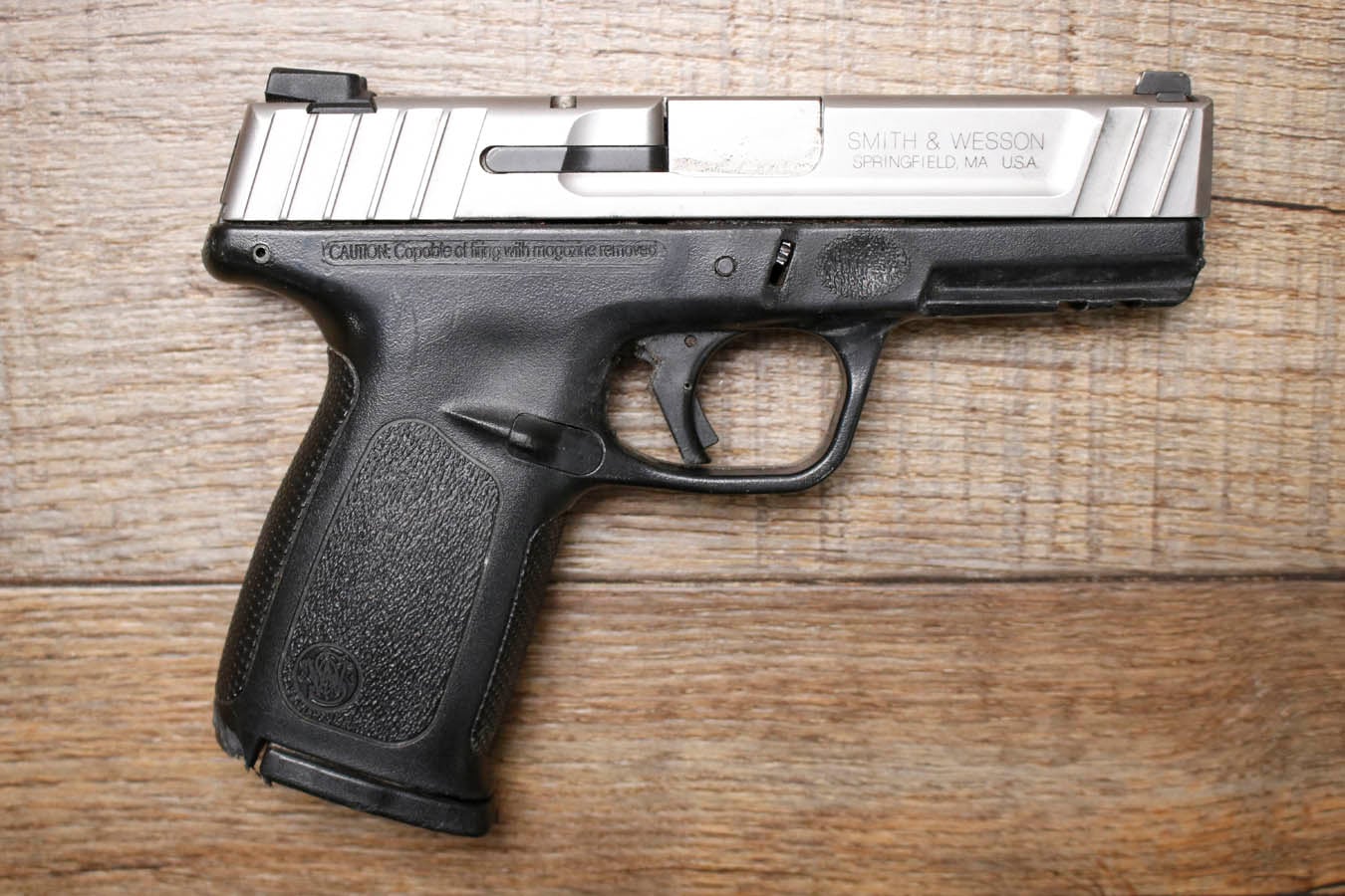 SMITH AND WESSON SD40VE 40 S&W Police Trade-In Pistol