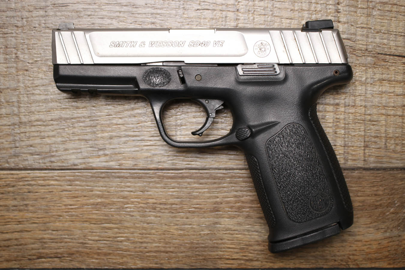 SMITH AND WESSON SD40VE 40 S&W Police Trade-In Pistol