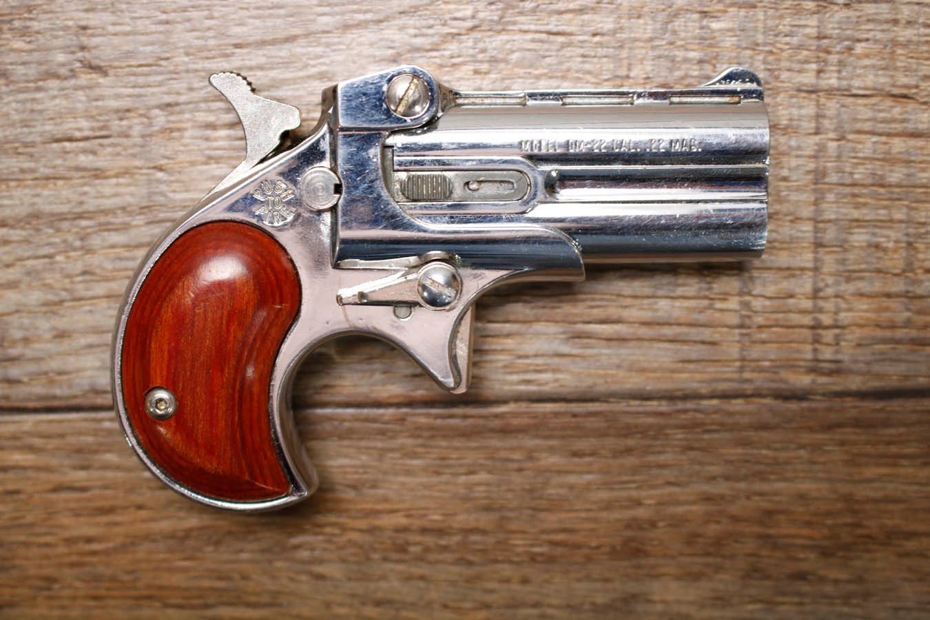 DAVIS DM-22 22 WMR Police Trade-In Derringer
