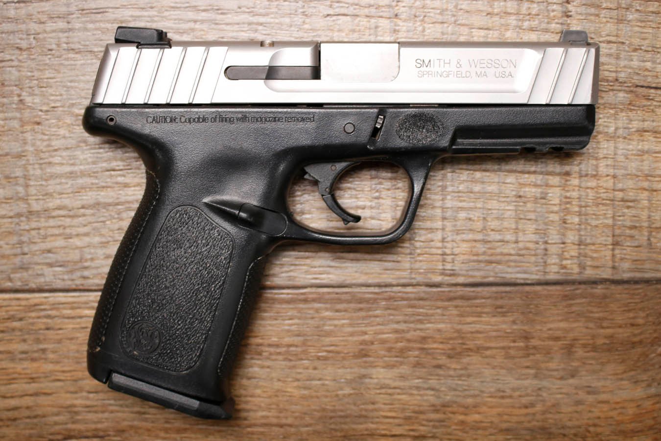 SMITH AND WESSON SD40VE 40 S&W Police Trade-In Pistol