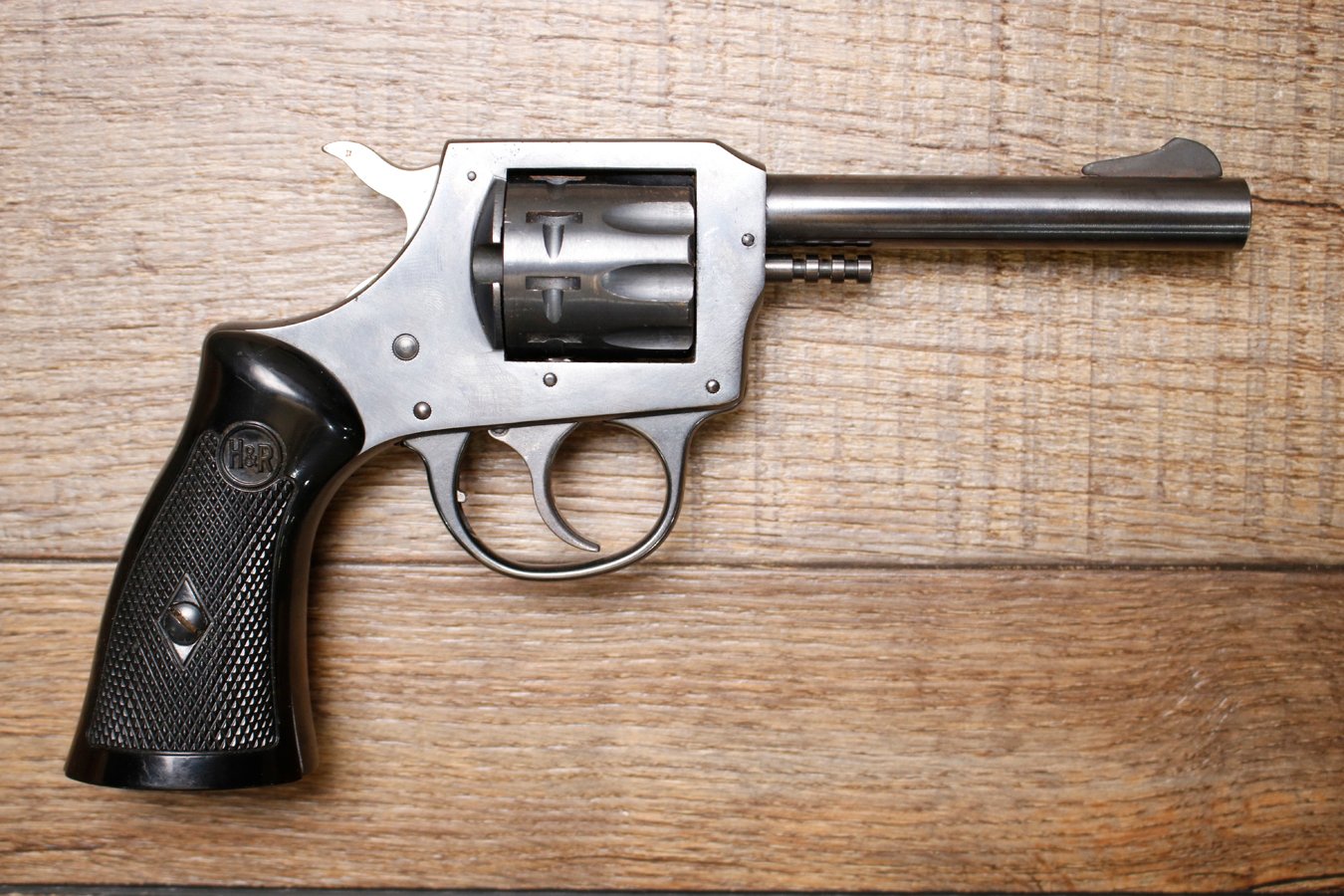 H AND R 922 22 LR Police Trade-In Revolver