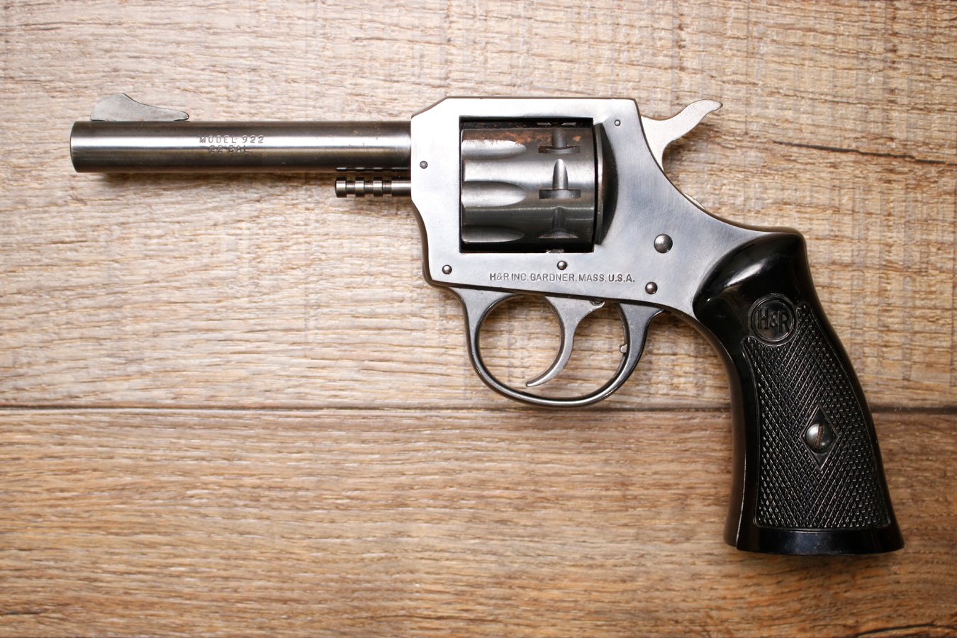 H AND R 922 22 LR Police Trade-In Revolver