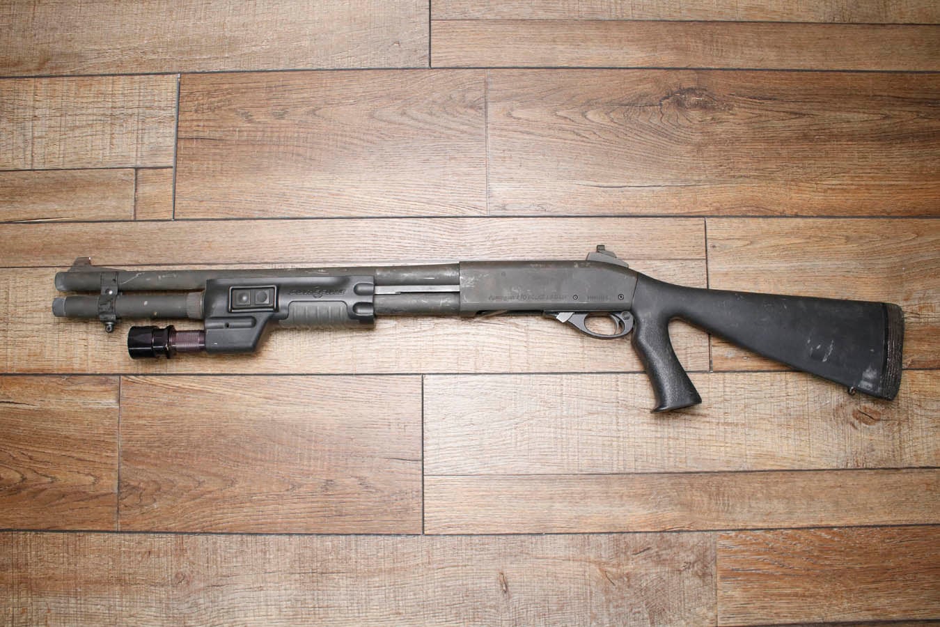 REMINGTON 870 Police Magnum 12GA Police Trade-In Shotgun with Sure Fire Flashlight