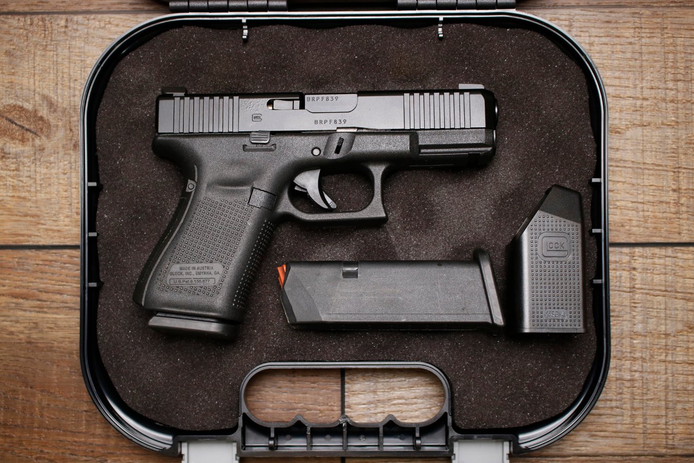 GLOCK 19 Gen 5 9mm Police Trade-In Pistols with Night Sights and Front Slide Serrations (Good Condition)