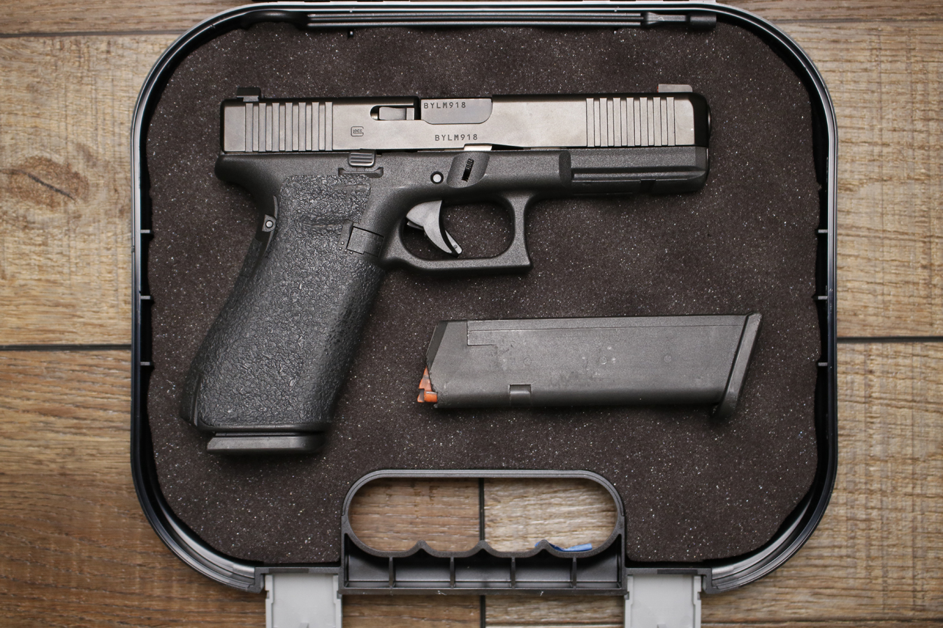 GLOCK 17 Gen 5 9mm Police Trade-In Pistols with Night Sights and Front Slide Serrations (Very Good Condition)