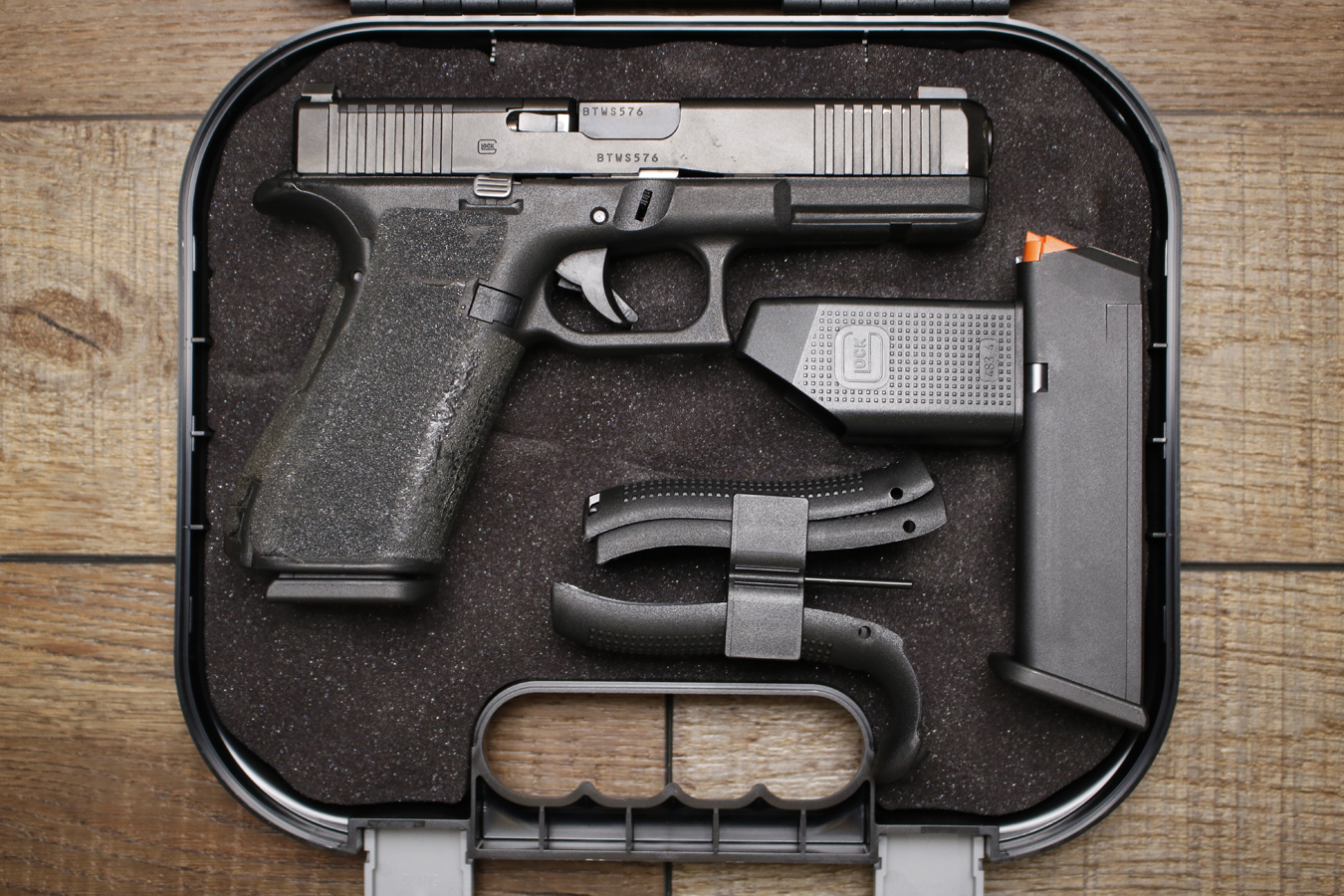 GLOCK 17 Gen 5 MOS 9mm Police Trade-In Pistols with Night Sights and Front Slide Serrations (Fair Condition)