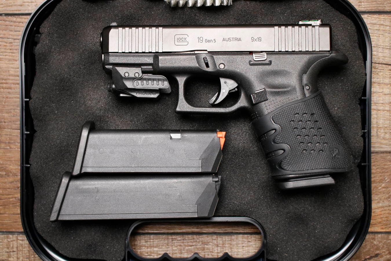 GLOCK 19 Gen 5 9mm Police Trade-In Pistol with Laser