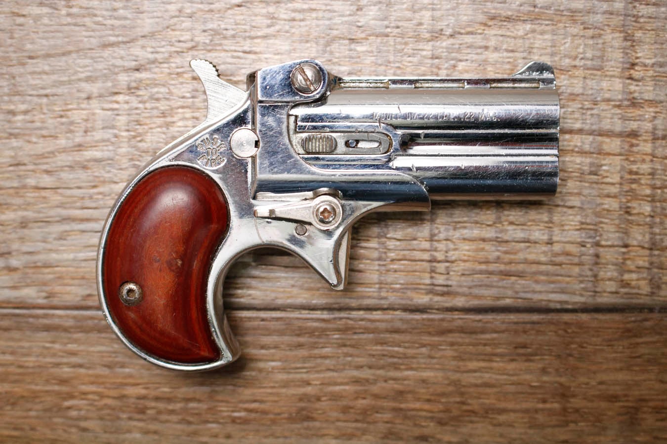 DAVIS DM-22 22 WMR Police Trade-In Derringer