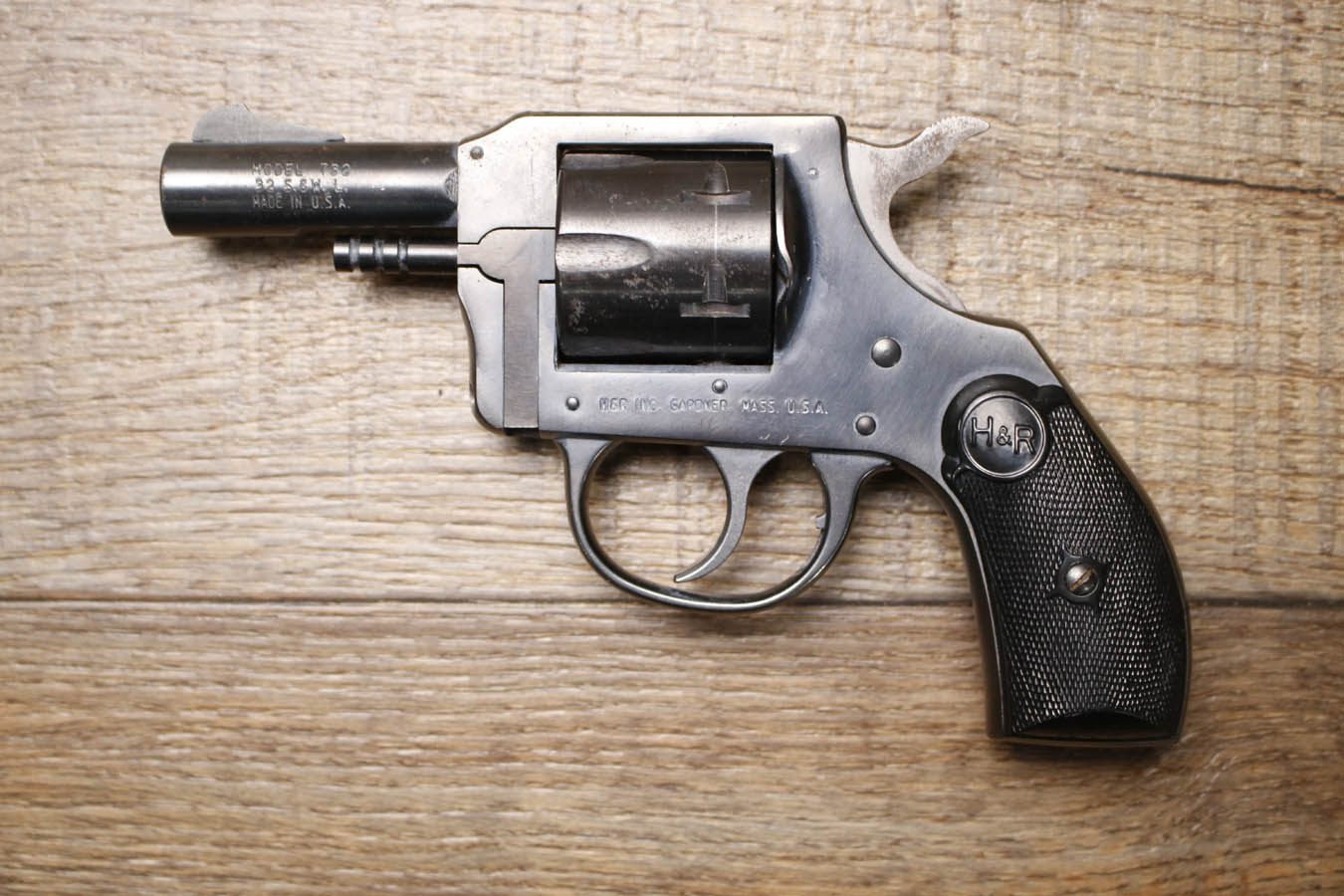 H AND R 732 32SW Police Trade-In Revolver