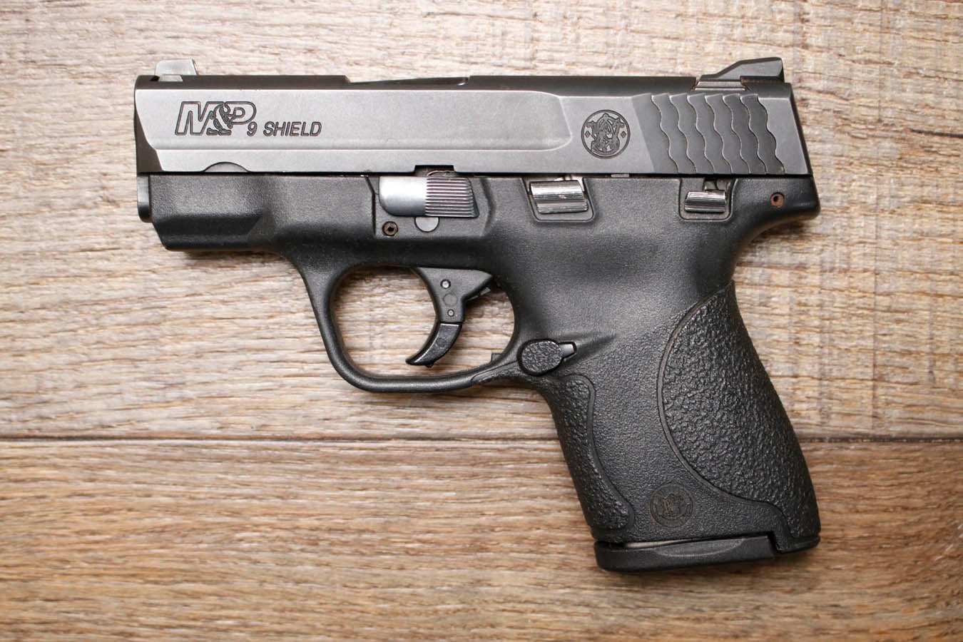 SMITH AND WESSON M&P9 Shield 1.0 9mm Police Trade-In Pistol