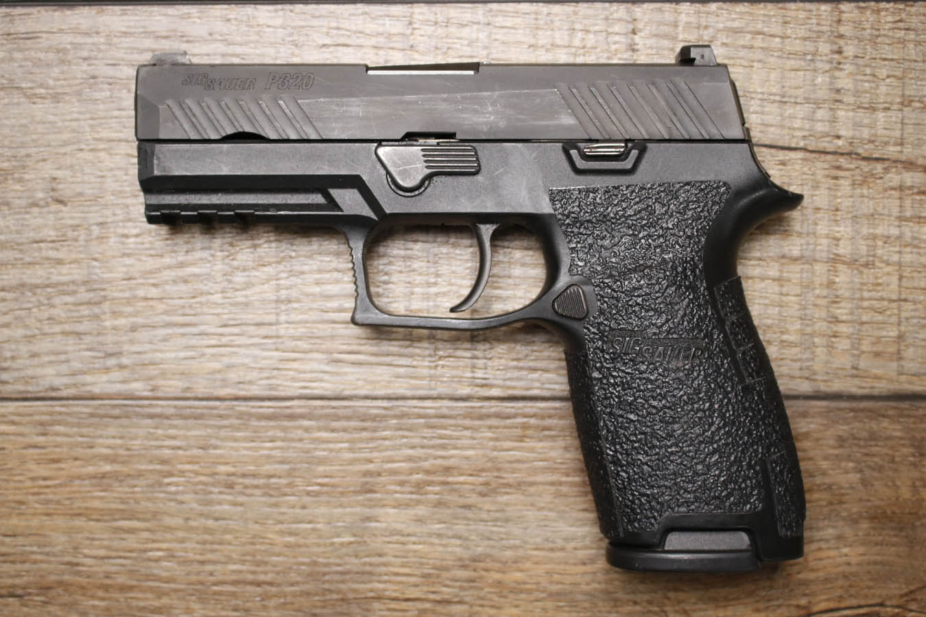 SIG SAUER P320 Carry 9mm Police Trade-In Pistol with Night Sights