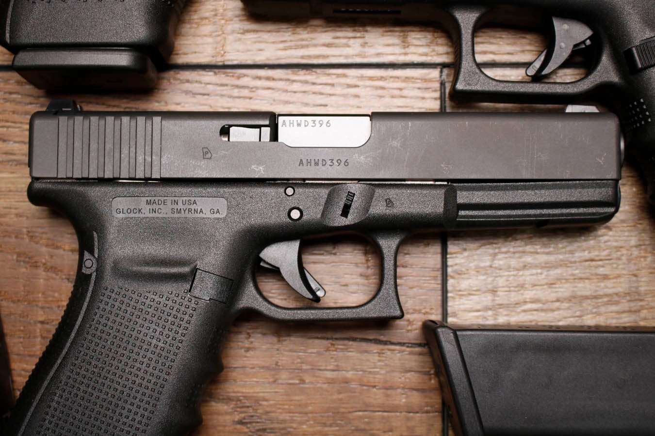 GLOCK 21 Gen4 45 ACP Police Trade-in Pistol with Night Sights and 3 Magazines (New in Box)