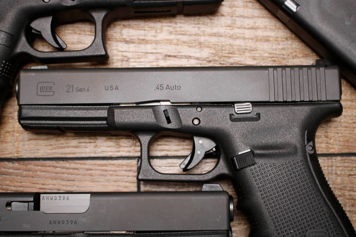 GLOCK 21 Gen4 45 ACP Police Trade-in Pistol with Night Sights and 3 Magazines (New in Box)