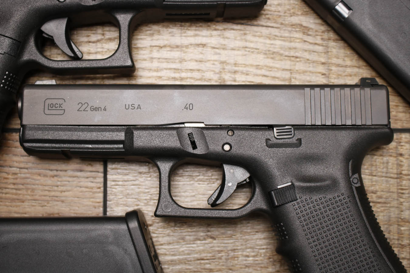 GLOCK 22 Gen4 40 S&W Police Trade-in Pistols with Night Sights and 3 Mags (New in Box Condition)