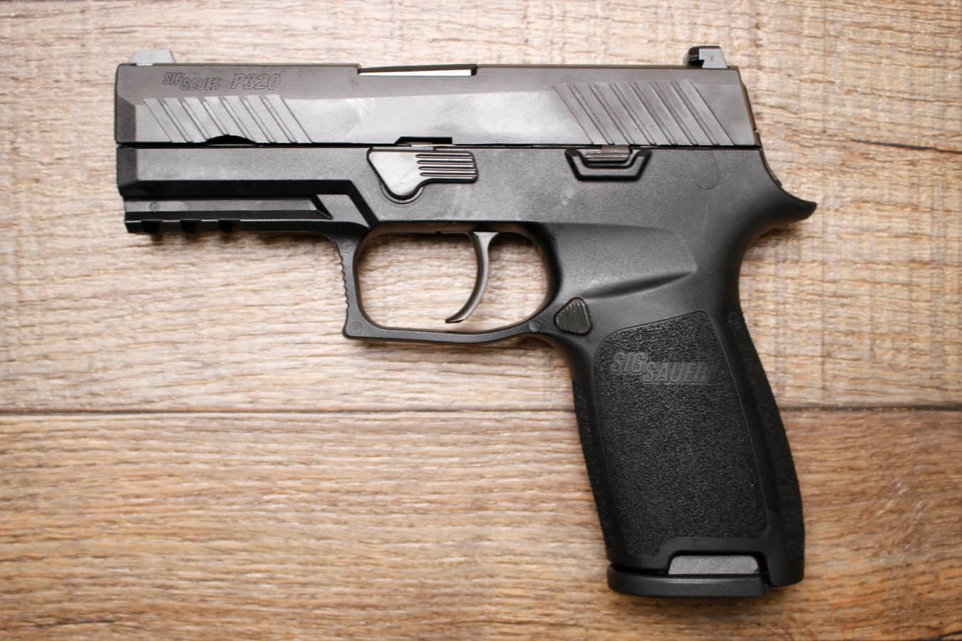 SIG SAUER P320 Carry 9mm Police Trade-in Pistol with Night Sights and Three Magazines (New in Box Condition)