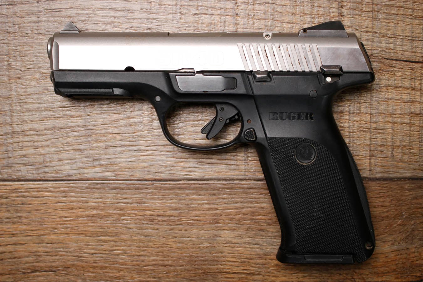 RUGER SR40 40 S&W Police Trade-In Pistol