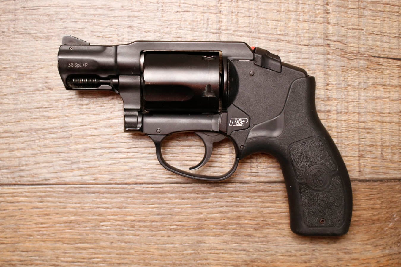 SMITH AND WESSON BG38 38 SPL Police Trade-In Revolver with Crimson Trace Laser Grip