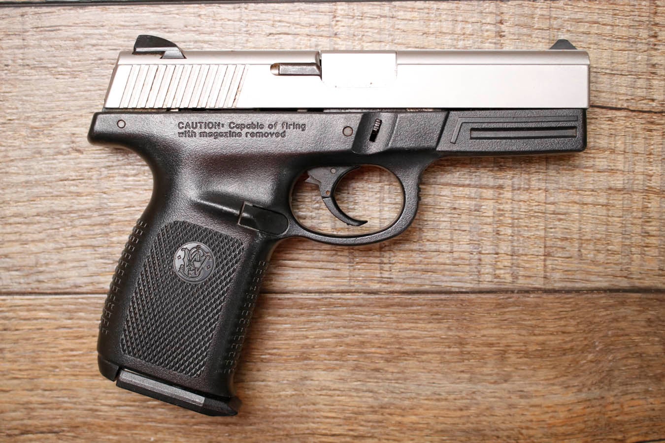 SMITH AND WESSON SW9VE 9mm Police Trade-In Pistol